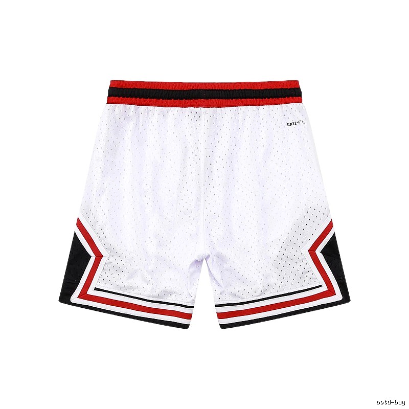 AJ sporty white shorts