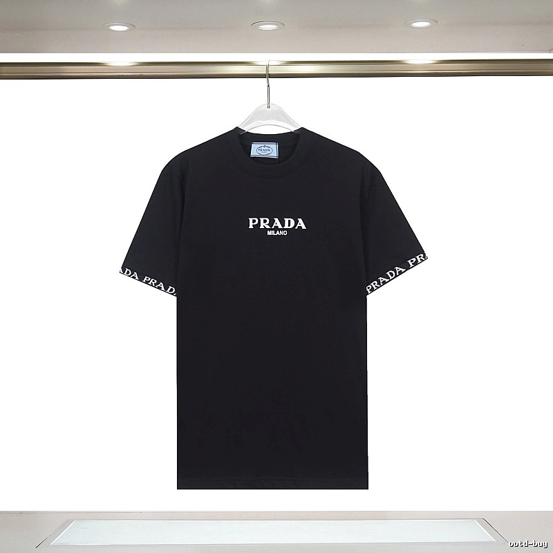 Amiri Resort Logo T-shirt Black Small AM for Travel Looks
