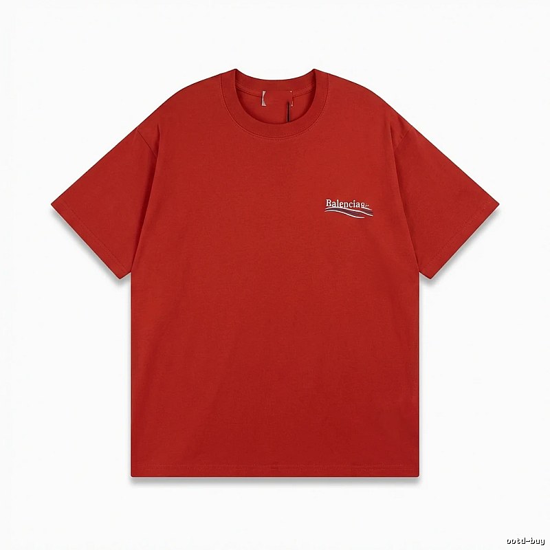 Balenciaga's simple-style red T-shirt