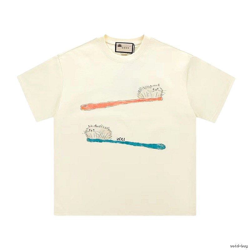 Gucci Hand-painted Cat Vintage Style Off-white T-shirt