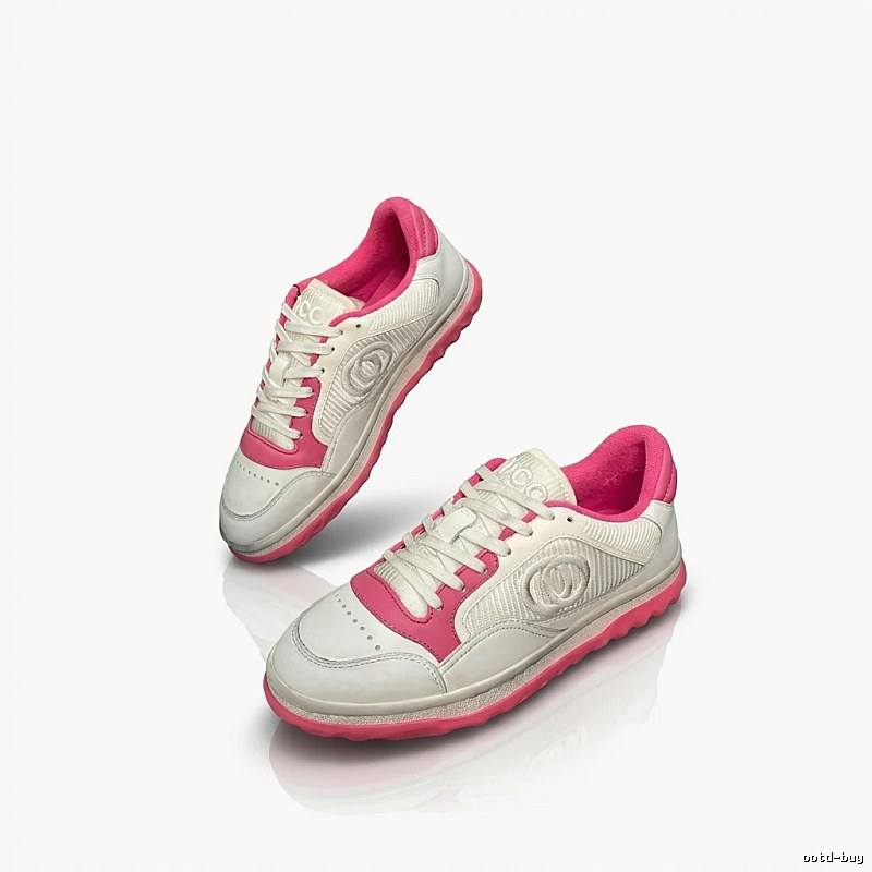Gucci retro-style white and pink sneakers