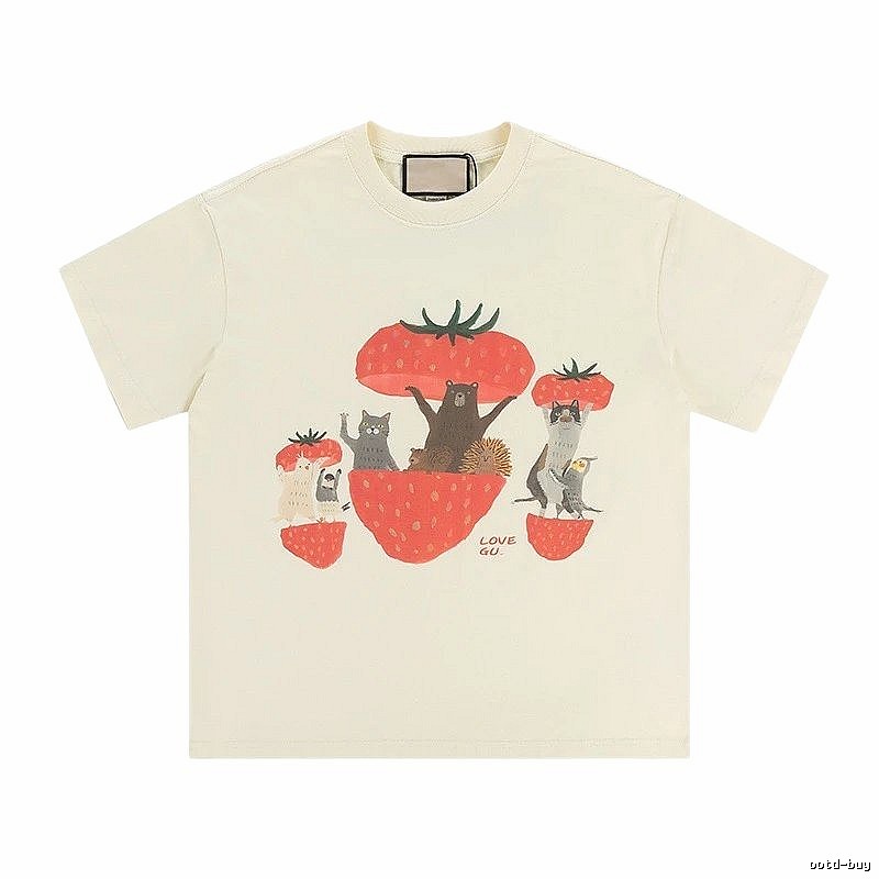 Gucci Strawberry & Animal Playful Style Off-white T-shirt