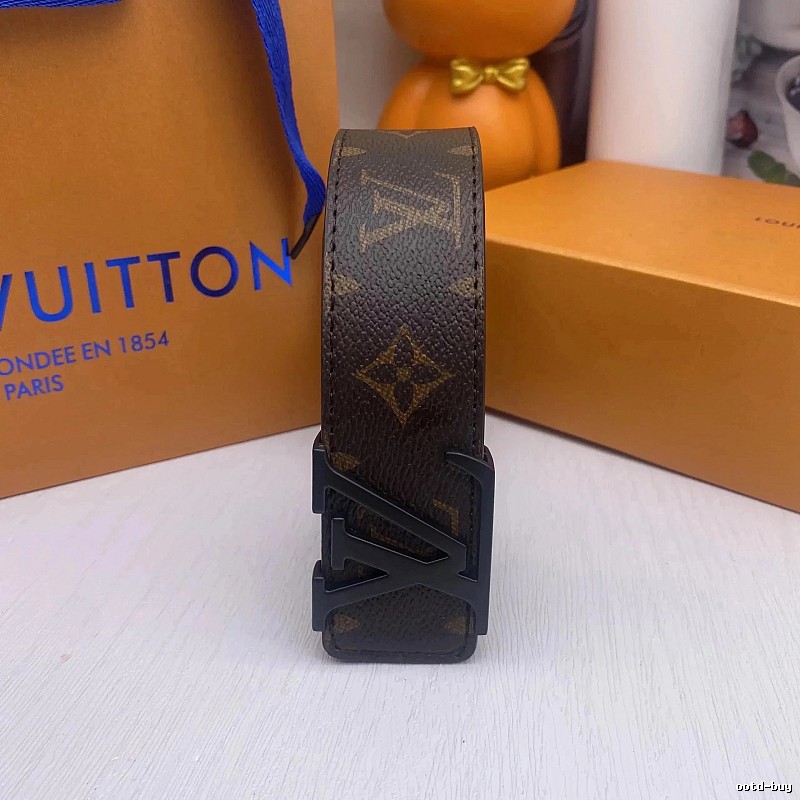 Louis Vuitton Clean Leather-Look Styling Monogram Belt Match Day