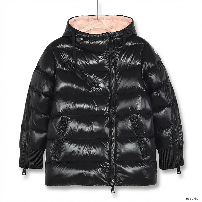 Moncler shiny and stylish black down jacket