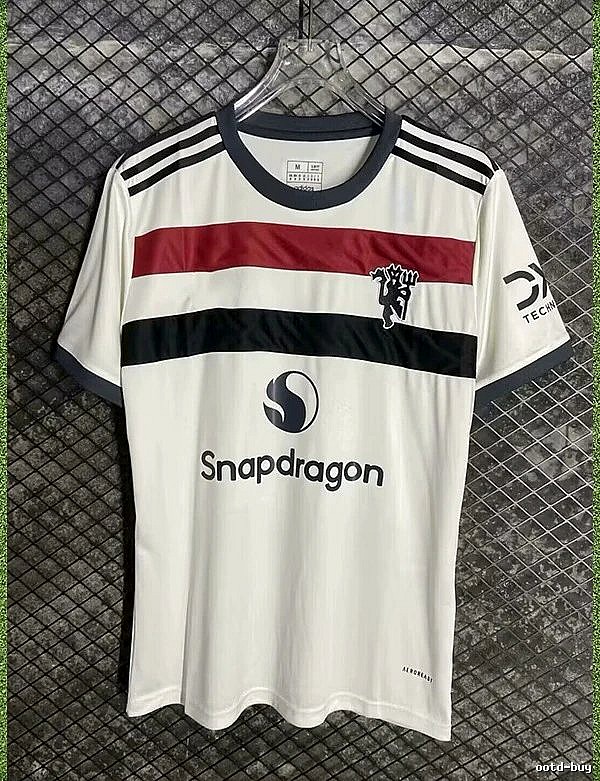 Real Madrid Logo Detail Home soccer jersey White Real Madrid with Functional Detail