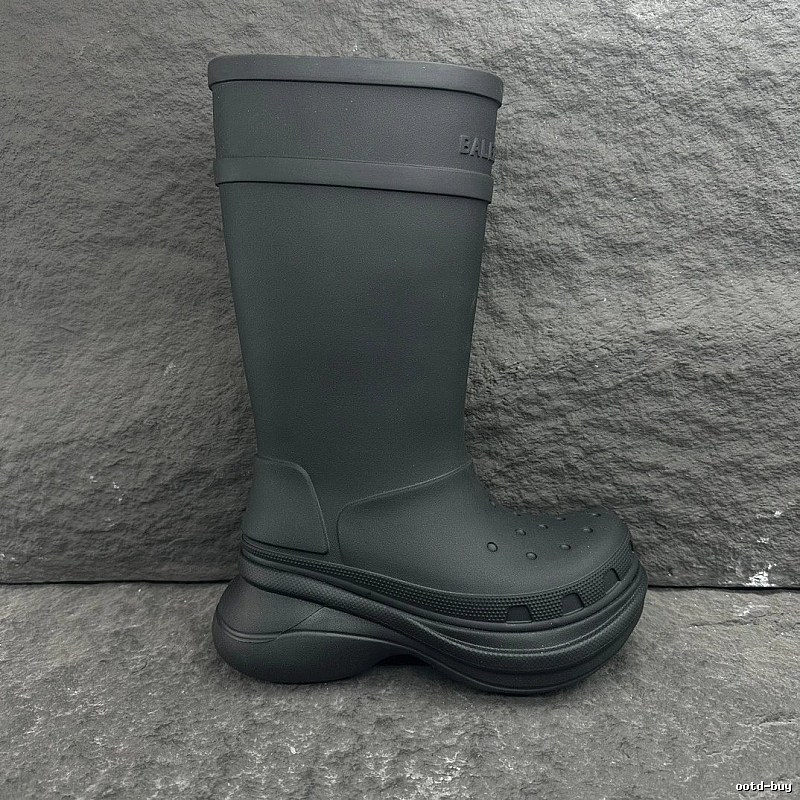 Tall Green Rubber Boot Rain Boot for Daily Rotation