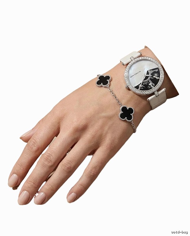 Van Cleef & Arpels Four-Leaf Clover Black Bracelet